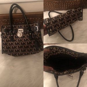 Michael Kors vantage monogram hand bag